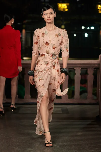 Look 50